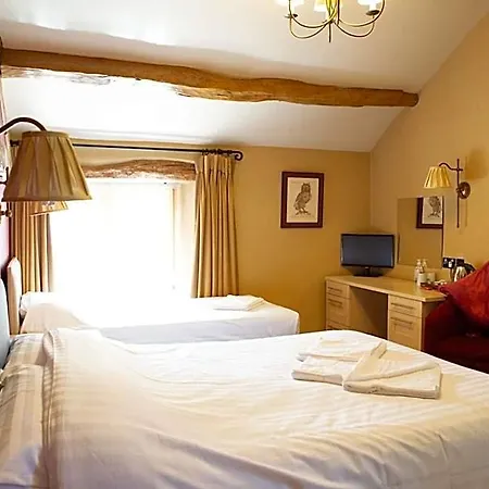 Hotel Coach House 5*